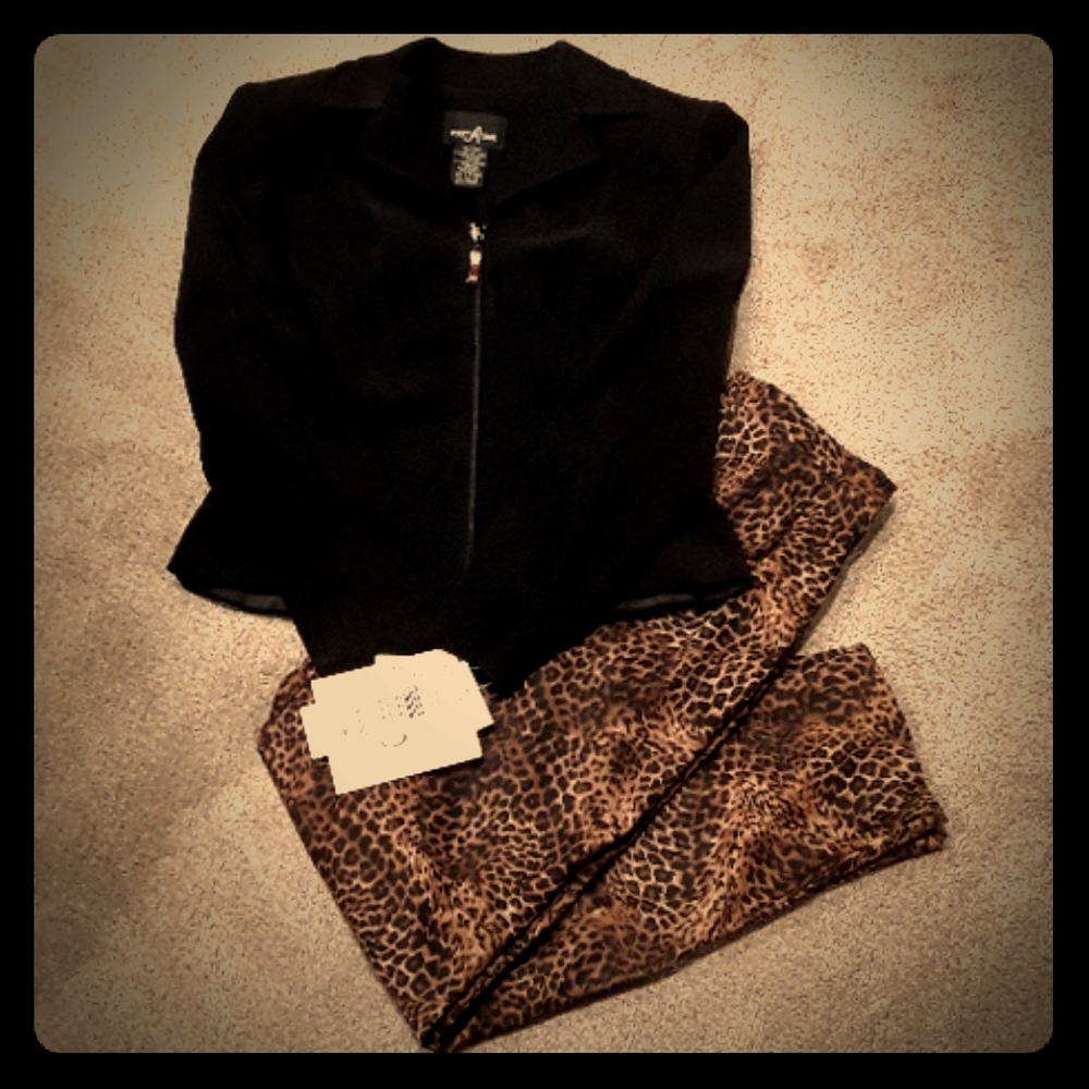 Ladies suit NWT VINTAGE upscale boutique